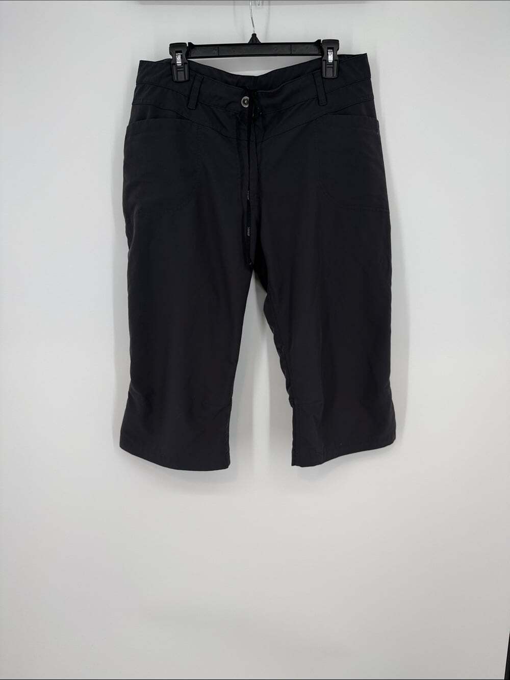 MEC Grey Capri Pants Size 16